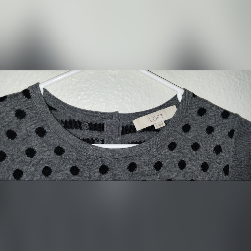 Gray Polka Dot Short Sleeve Sweater from Anne Taylor LOFT ~ Size Small ~SO Cute! - Picture 7 of 12